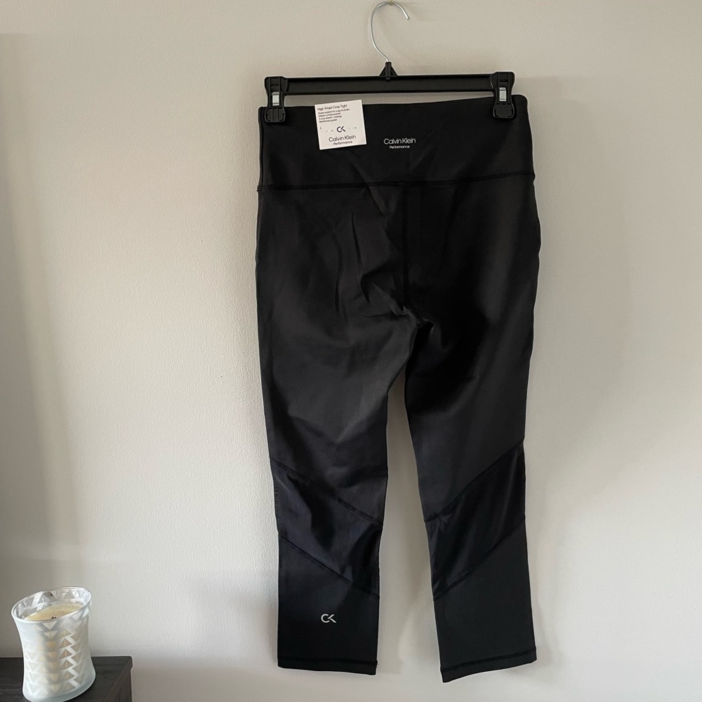 Calvin Klein Performance - Size S - Picture 2 of 3